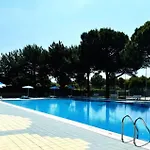 Lovely Flat With Pool Access Apartamento