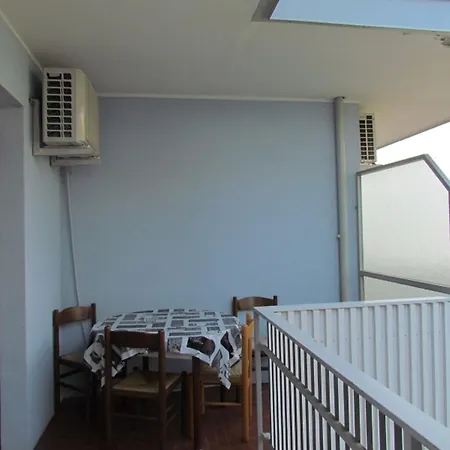 Apartment Lovely Flat With Pool Access *