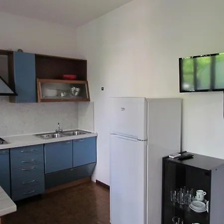 Lovely Flat With Pool Access Apartment *