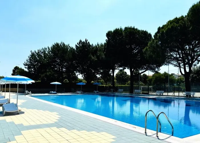 Lovely Flat With Pool Access Apartment